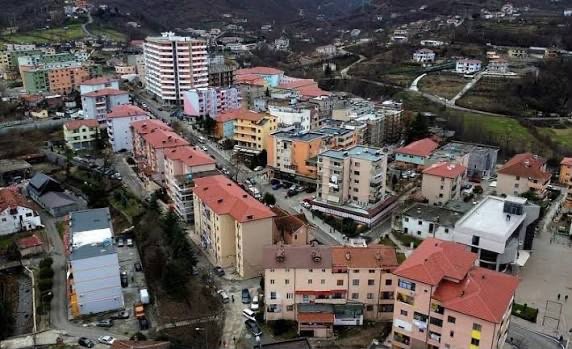 Mirdita nuk u bashkua me askënd, sepse është një emër që qëndron më vete!
