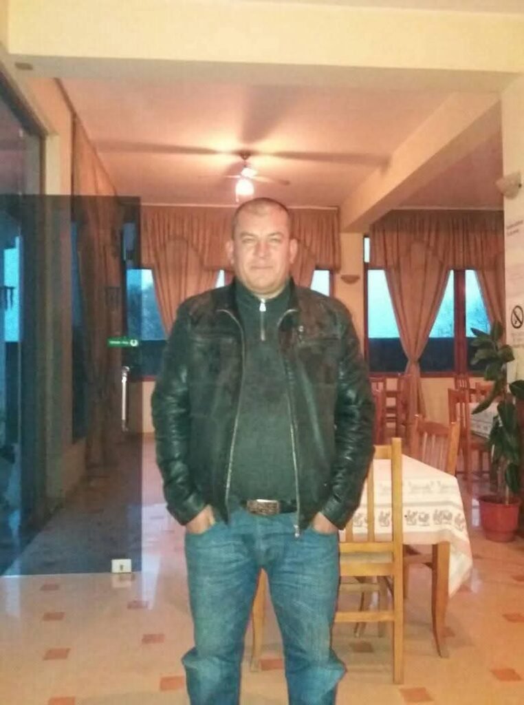 Vrau mamanë dhe plagosi babanë, kapet autori (FOTO)