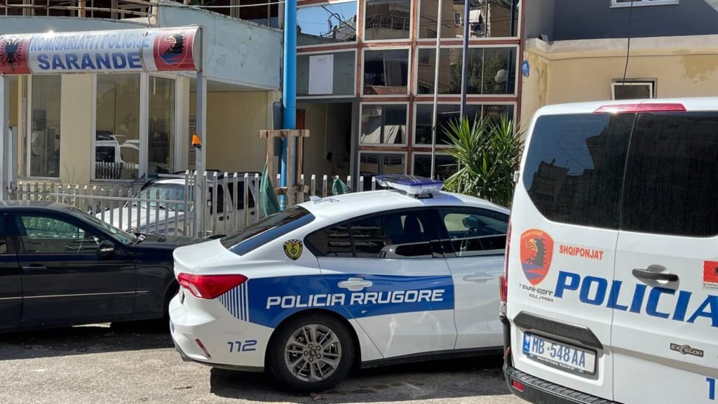 Tre të rinj të plagosur me thikë në Sarandë, njëri dërgohet në Tiranë, në pranga 2 persona