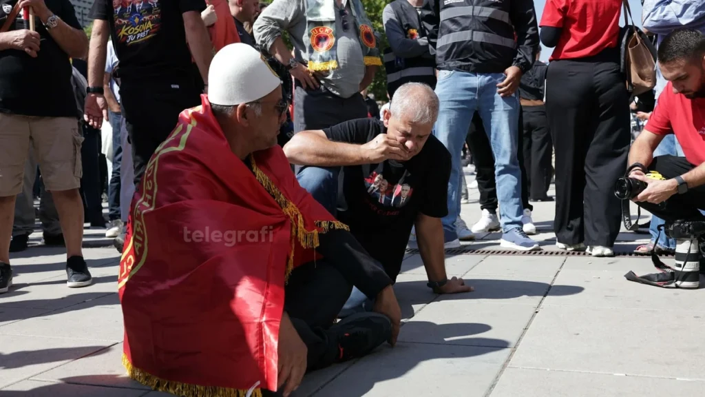 Lot dhe pikëllim në sheshin “Skënderbeu” pas dënimit të ish-krerëve të UÇK-së